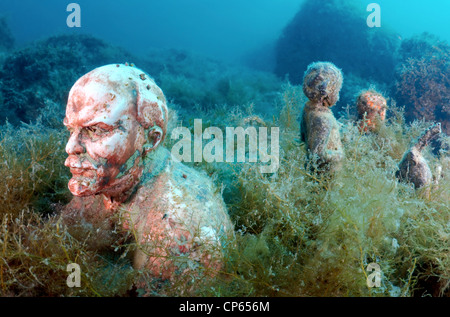 Gruppe von Skulptur Wladimir Iljitsch Uljanov Lenin zum ersten in der Welt Unterwasser museum Leaders' Gasse oder sowjetischen Atlantis Stockfoto