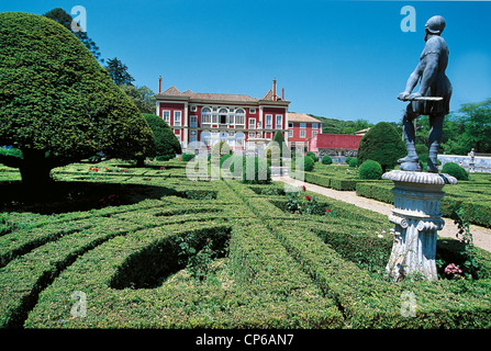 PORTUGAL Lissabon BENFICA PALACIO DE DOS Marqueses Fronteira Gärten im Hintergrund und der Palast Stockfoto