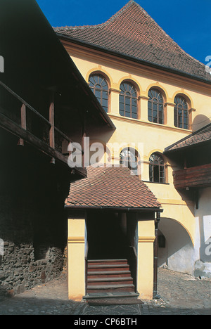 Rumänien - Prejmer. Die Kirchenburg, spätgotischen Stil, dem dreizehnten Jahrhundert, umgeben von einer Mauer 12 Meter hoch. Stockfoto