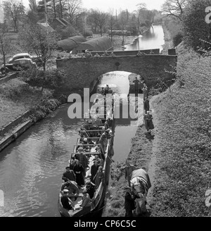 Newbridge Kanal Gesellschaft Pferdekutsche Boot Reise 26.04.1959 Stockfoto