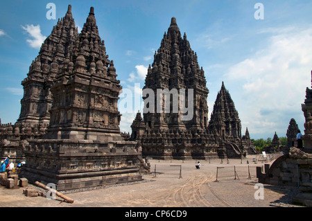 Der große Prambanan-Tempel-Komplex mit mehr als 50 Tempelanlagen in Java, Indonesien Stockfoto