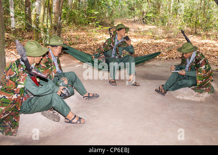 Modelle der vietnamesischen Soldaten an Ben Dinh, Cu Chi, in der Nähe von Ho Chi Minh Stadt (Saigon), Vietnam Stockfoto