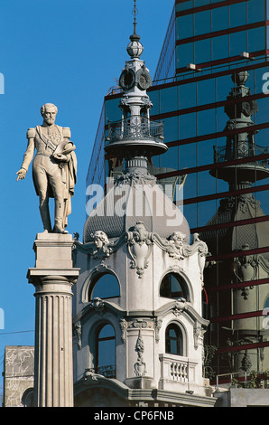 Argentinien - Buenos Aires. General Juan Lavalle-Denkmal auf dem gleichnamigen Platz. Stockfoto