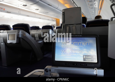 Die Oberdeck-Kabine der Lufthansa A380 (Business Class), San Francisco CA Stockfoto