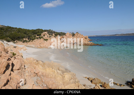 der schöne Strand von Cala Soraia in Spargi Insel in La Maddalena National Park, Sardinien Stockfoto