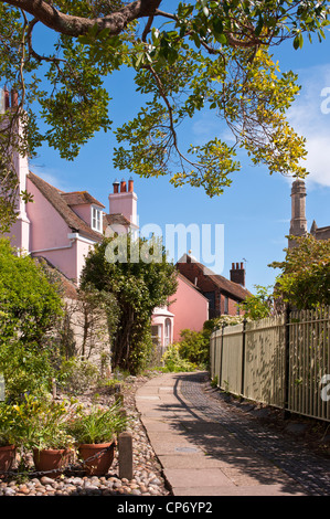 RYE, EAST SUSSEX, Großbritannien - 30. APRIL 2012: Pretty Houses in Church Square Stockfoto
