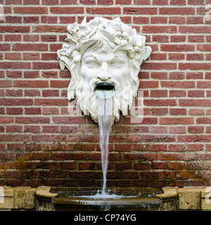 Mythologische Skulptur Brunnen in Apeldoorn, Niederlande. Stockfoto