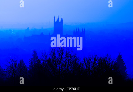 Orte - die Kathedrale von Canterbury im Nebel, Canterbury, Kent, England, UK Stockfoto