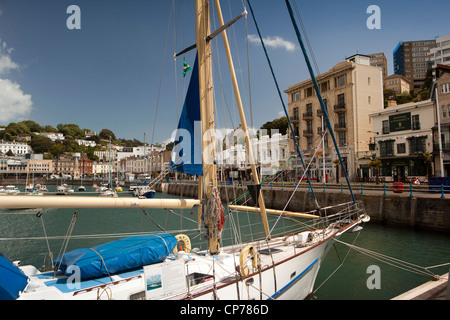 Großbritannien, England, Devon, Torquay, Victoria Parade vom inneren Hafen Stockfoto