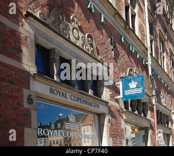 Royal Copenhagen Porzellan Shop auf der Fußgängerzone und shopping Straße lebhafte (Strøget) in Kopenhagen, Dänemark. Stockfoto