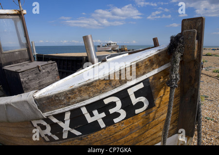 Boote am Dungeness Kent Küste UK Kiesstrand, Stockfoto