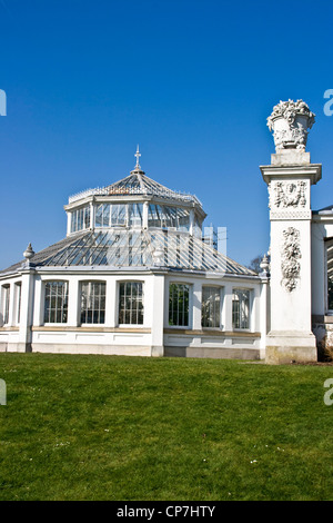 Viktorianische Klasse 1 aufgeführten gemäßigten Haus von Decimus Burton Royal Botanic Gardens Kew London England Europa Stockfoto