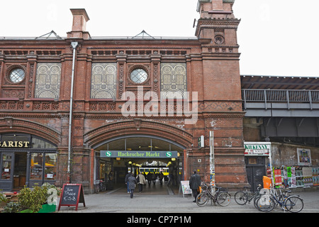 Berlin Hackescher Markt S-Bahn Station Stockfoto