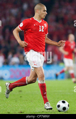 Eren Derdiyok der Schweiz auf den ball während des Spiels der UEFA Euro 2008 Gruppe A gegen die Türkei im St. Jakob-Park am 11. Juni 20 Stockfoto