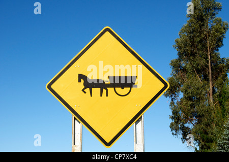 Pferd und Wagen Straßenschild La Arucania Chile Stockfoto