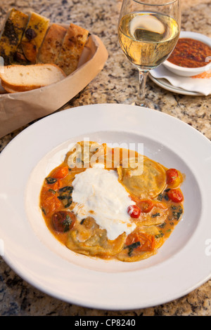 Huhn Ravioli, Cafe Fiore, Ventura, California, Vereinigte Staaten von Amerika Stockfoto