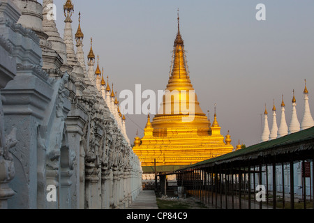 Sandamuni Pagode buddhistischer Tempel in Mandalay Myanmar Stockfoto