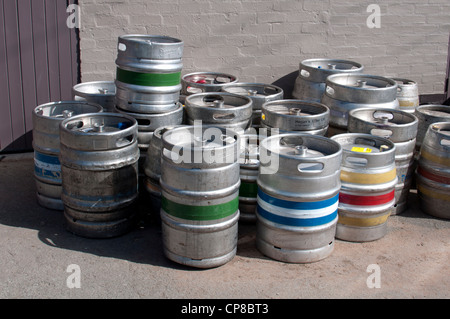 Metall Bierfässer Stockfoto