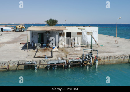 Pier mit Bauwerk. Rotes Meer, Hurghada, Ägypten Stockfoto