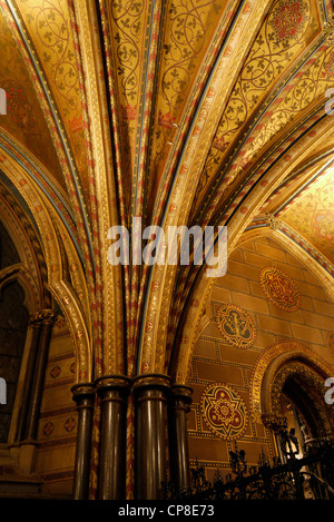 Die hoch dekorierte Gewölbedecke der Chapel of St Mary Undercroft im Palace of Westminster, London, England Stockfoto