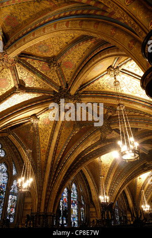 Die hoch dekorierte Gewölbedecke der Chapel of St Mary Undercroft im Palace of Westminster, London, England Stockfoto