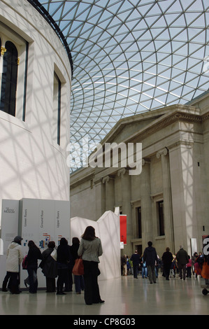 British Museum. Königin Elizabeth II Great Court, entworfen von Foster and Partners. 2000. London. Vereinigtes Königreich. Stockfoto