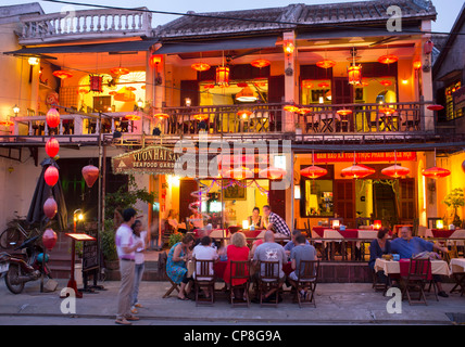 Abends Blick auf Ausflugslokal im UNESCO-Erbe Stadt Hoian in Vietnam Stockfoto