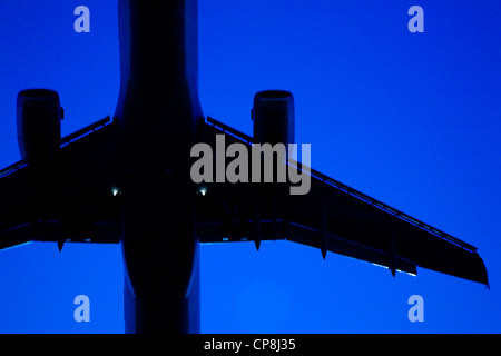 Verkehrsflugzeug, die kommen, um zu landen Stockfoto