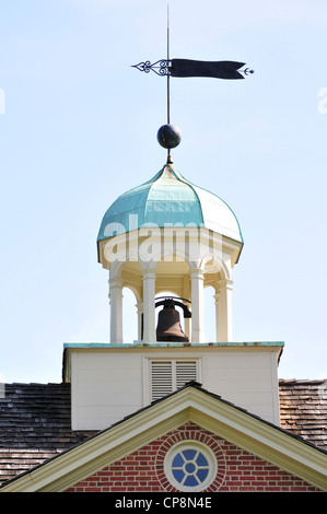 Kuppel, Bell und Wetterfahne auf der New-Castle-Akademie Stockfoto