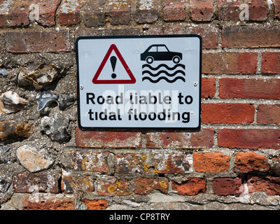 Flut-Warning im Dorf Bosham, West Sussex.U.K. Stockfoto