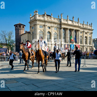 Europa Italien Piemont Turin Grabtuch Ausstellung 2010, die "Ankunft der Ritter des Grabtuchs im Piazza Castello Stockfoto