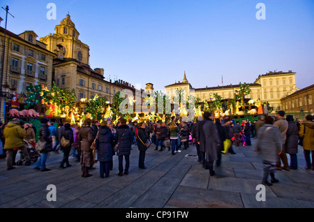 Italien Piemont Turin Piazza Castello an Weihnachten während der Belichtung der Krippe Luzzati Stockfoto