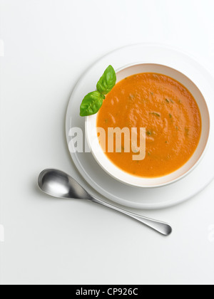 Tomaten-Basilikum-Suppe Stockfoto