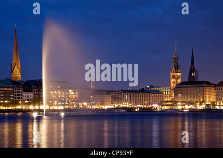 See Binnenalster am Abend, Hamburg, Deutschland Stockfoto