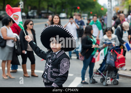 Demonstranten in der Cinco De Mayo-Parade in New York Stockfoto