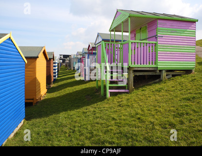 Strandhütten auf Tankerton Pisten, Whitstable, Kent, England Stockfoto