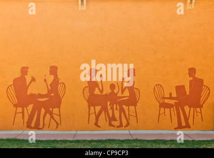 Silhouetten von Menschen Essen im Restaurant-Cafe Stockfoto