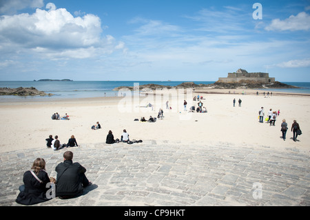 Die Küstenstadt Festung Fort National auf einer Insel im Atlantik bei Saint-Malo, Ille-et-Villaine, Bretagne, Frankreich Stockfoto