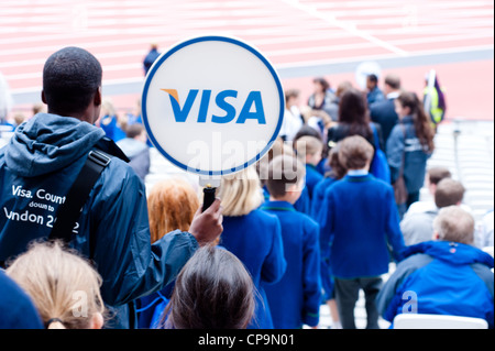 Besucher Visa London Disability Athletics Herausforderung im Olympiastadion am 8. Mai 2012 in London. Stockfoto