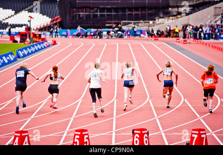 Sportler bei Visa London Disability Athletics Herausforderung im Olympiastadion am 8. Mai 2012 in London. Stockfoto