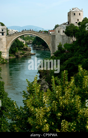Stari die meisten Friedensbrücke und den Fluss Neretva. Mostar.Bosnia - Herzegovina.Balkans.Europe. Stockfoto