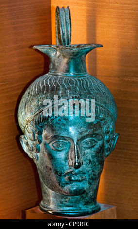 Parfüm Vase geformt weiblicher Kopf bronze 3 Jh. v. Chr. etruskische Italien Stockfoto