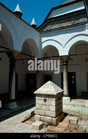 Gazi Husrev-Bey Madrasa, bekannt als Kursumli, gebaut im Jahre 1537. Sarajevo. Bosnien und Herzegowina. Balkan. Europa. Stockfoto