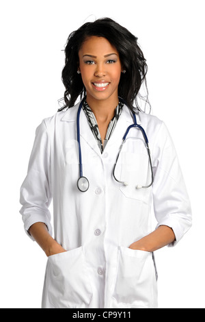 Schöne afrikanische amerikanische Arzt oder eine Krankenschwester lächelnd isoliert auf weißem Hintergrund Stockfoto