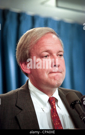 Sprecher des weißen Hauses Michael McCurry bei einem Briefing zu den Medien im Weißen Haus 10. September 1998 in Washington, DC. Stockfoto