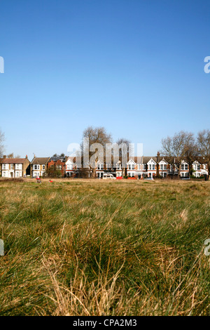 Wanstead Wohnungen mit Blick auf Gebüsch-Road, Leytonstone, London, UK Stockfoto