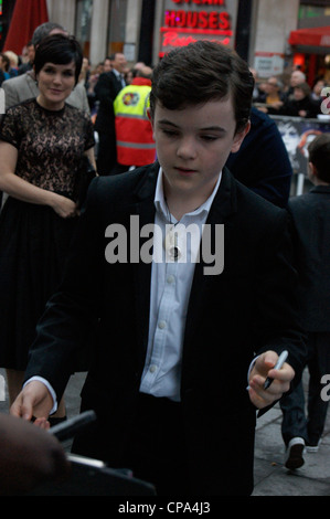 Gulliver McGrath besucht die UK-Premiere von dunklen Schatten auf die Empire Leicester Square in London UK Stockfoto