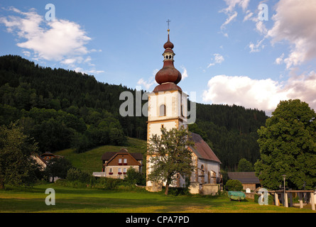 Die römisch-katholische St.-Nikolaus-Kirche, Afritz am See, Österreich Stockfoto