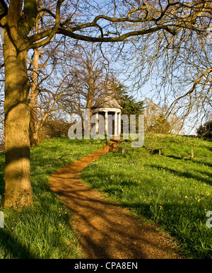 Sonnenuntergang am Tempel von Aeolus eine Note 2 aufgeführten Torheit von Decimus Burton Royal Botanic Gardens Kew London England Europa Stockfoto