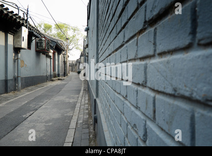 Blick entlang der traditionellen historischen alten Lane oder Hutong in Peking Stockfoto
